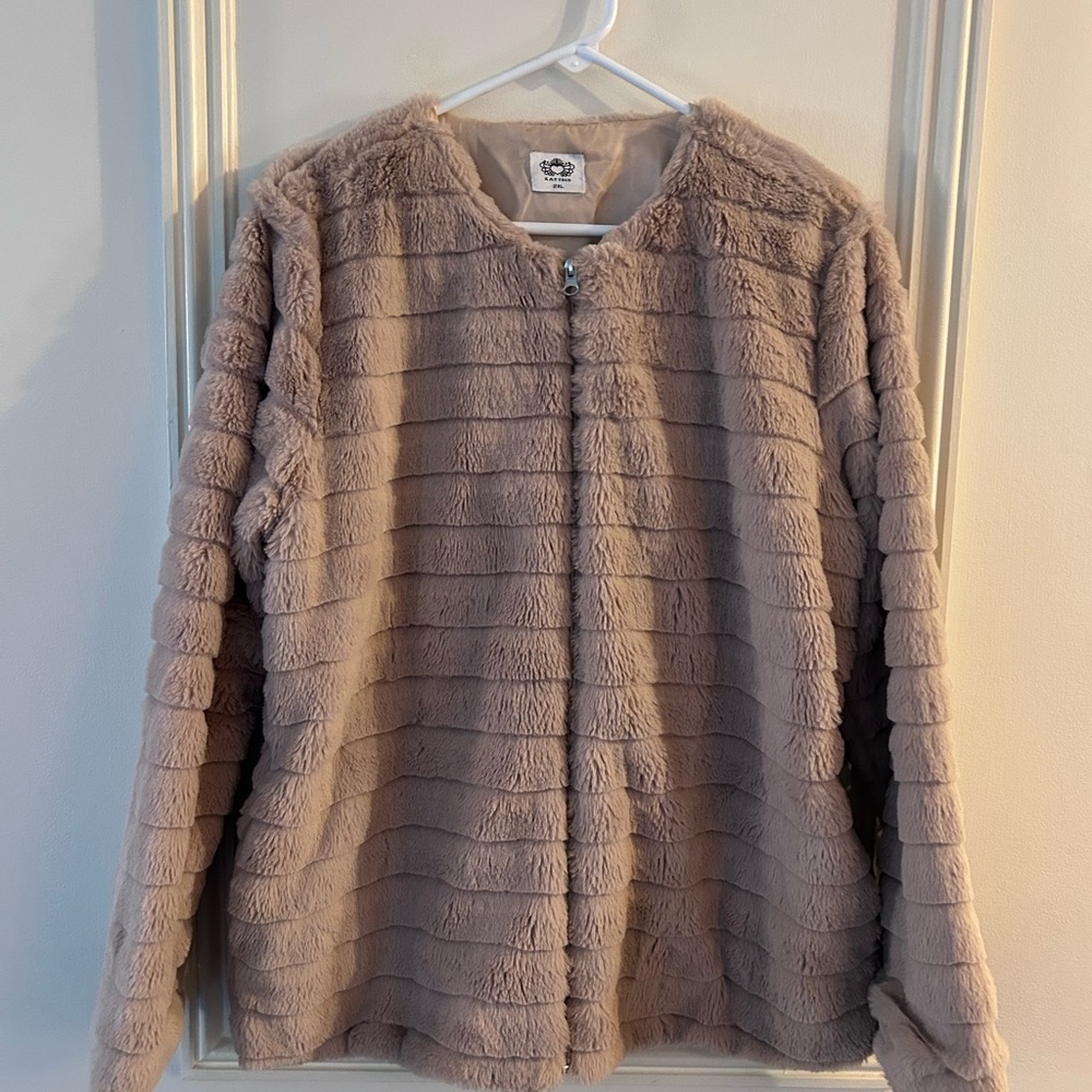 Katydid Plush Teddy Zip Jacket - Taupe Beige
